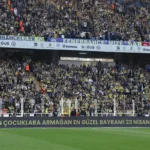 Fenerbahçe’nin ilk 11’inin 4 yaşındaki minik taraftar anons etti