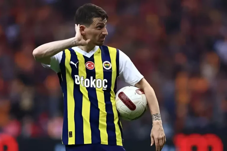 İnternete düşen fotoğrafı ortalığı karıştırdı